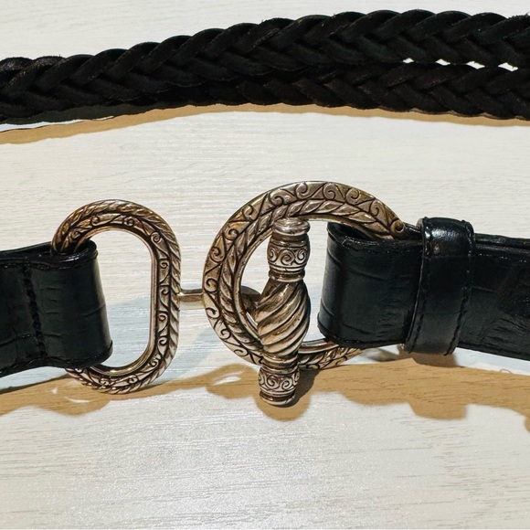 Lands' End Black and Silver Leather Belt with Polished Hardware - Picture 2 of 8